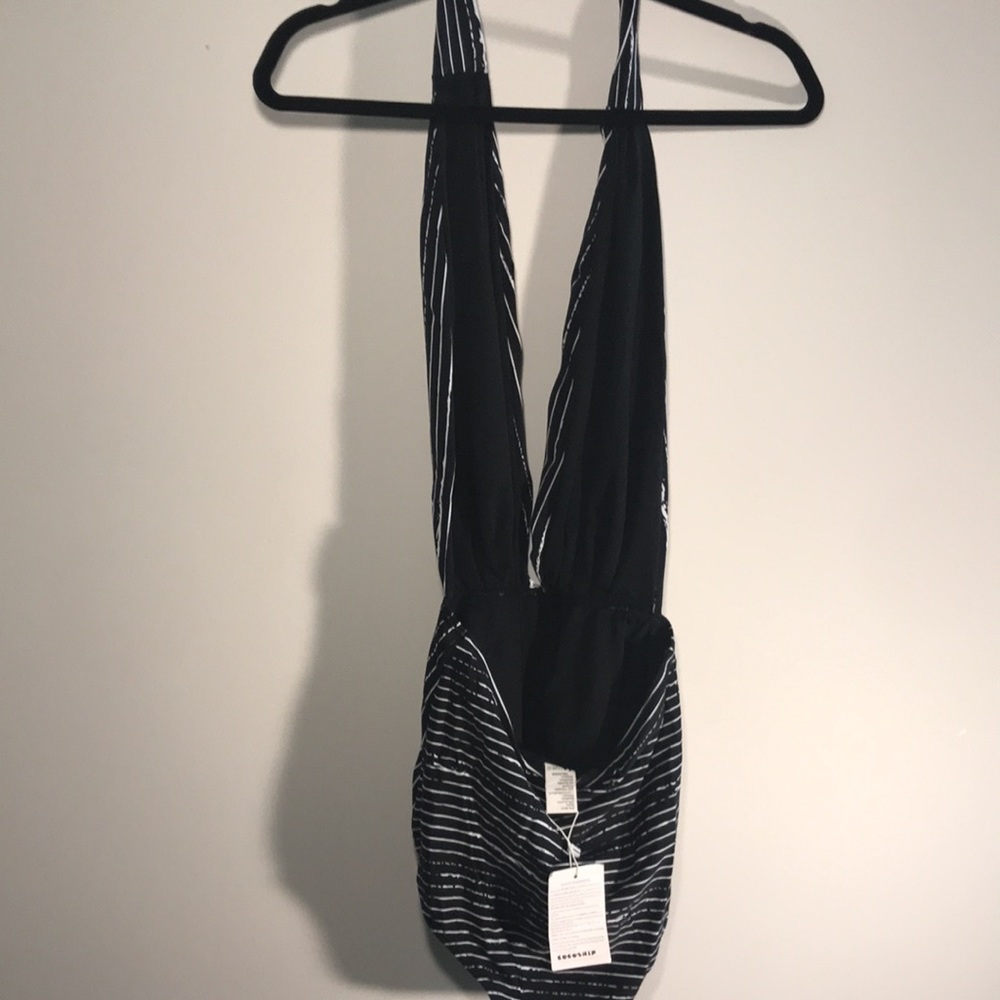 Cocoship, Size 6 Deep Vneck halter backless 🩱 swimsuit one piece. - Picture 2 of 7